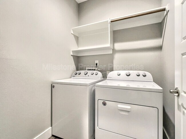 Building Photo - 1036 Ray Dr