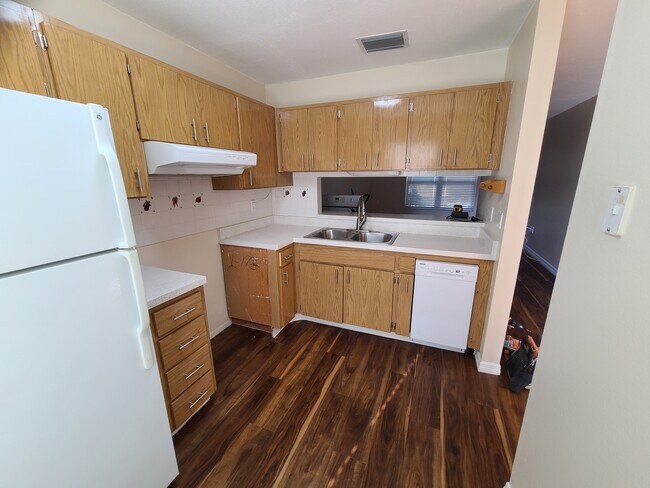 Building Photo - 2953 Wainwright Ct