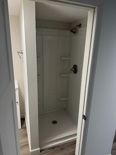 Building Photo - 19-21-21 Penrose Ave