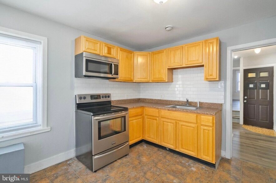 Building Photo - 852 Perkiomen St