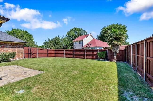 Building Photo - 630 Lakewood Dr