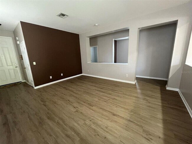 Building Photo - 13282 SW Pembroke Cir N