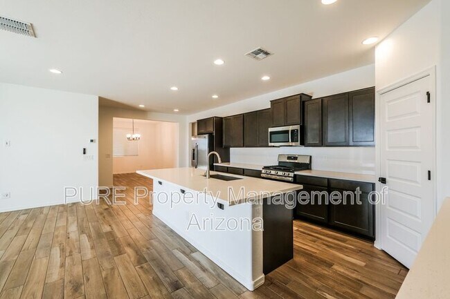 Building Photo - 10163 W Crittenden Ln