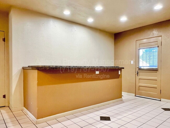 Building Photo - 401 Cheyenne Blvd