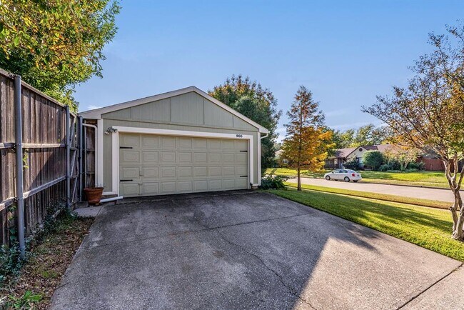 Building Photo - 900 Tupelo Dr