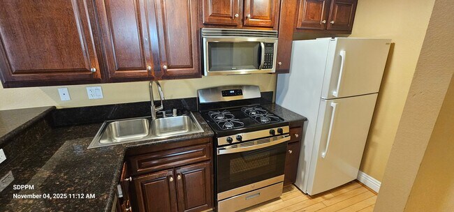 Building Photo - UTC - LA JOLLA - The Venetian - Nice STUDI...