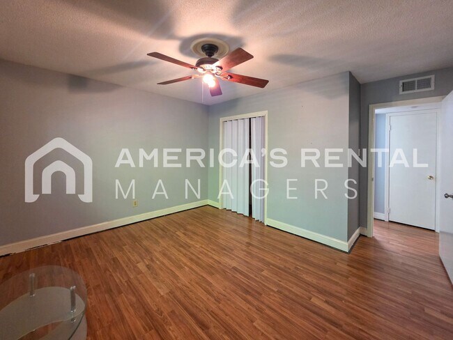 Building Photo - 3441 Sandner Ct