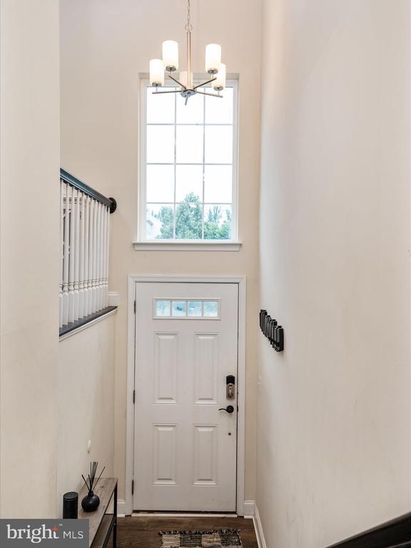 Building Photo - 1221 Orchid Rd