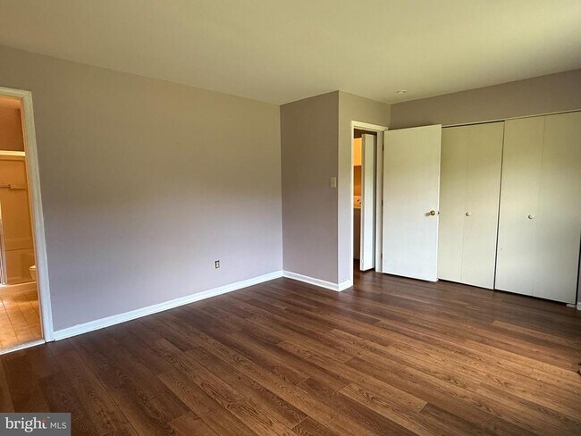 Building Photo - 81 Louis James Ct