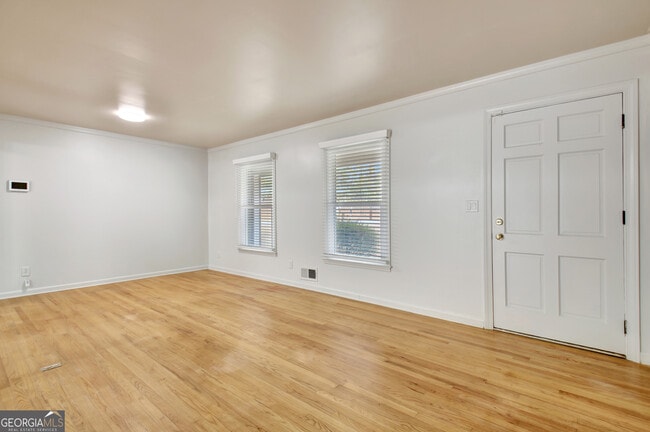 Building Photo - 500 Circle Dr