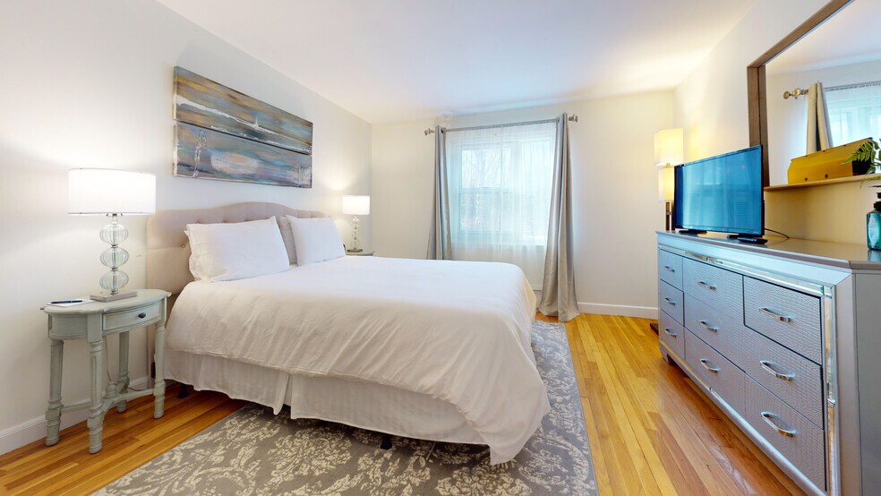 Building Photo - 99 Chestnut St