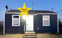 Building Photo - Handyman Special $0 First Month's Rent / “You fix, you SAVE BIG!!” Contact Diane for details: 806...