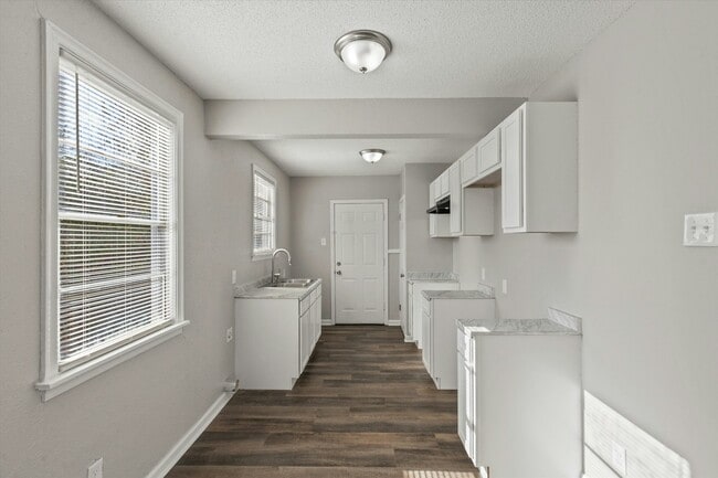 Building Photo - 1779 Preston St