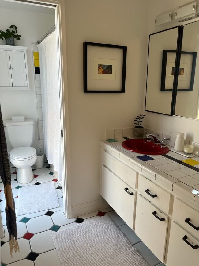 Building Photo - Fully Furnished Townhouse in the oceanfron...