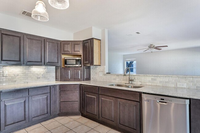 Kitchen - 13206 Tamayo Dr