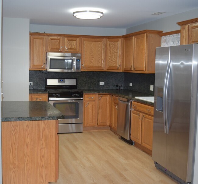 Building Photo - 800 Madison St