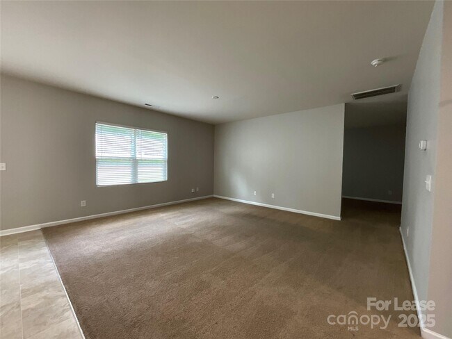 Building Photo - 9143 Magnolia Lily Ave