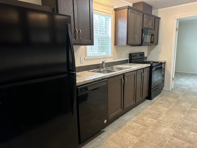 Building Photo - 2251 Wellington Green Dr