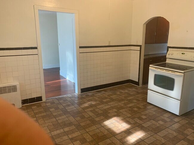 Building Photo - 21 Chapel St