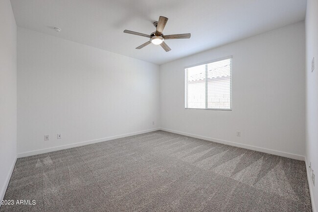 Building Photo - 2071 W Sierra Sunset Trail