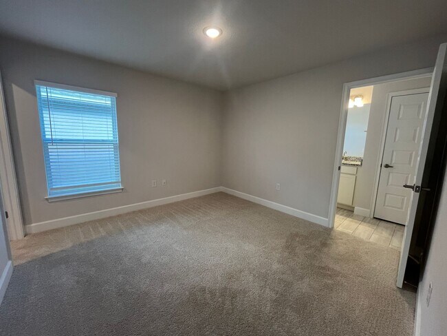 Building Photo - 2567 Averland Lp