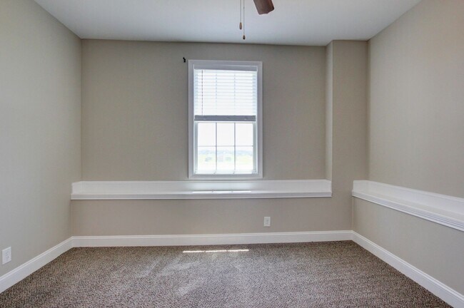 Building Photo - 1121 Cardinal Creek Dr