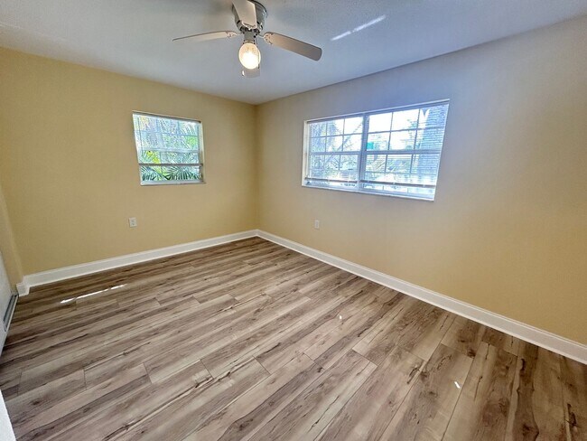 Building Photo - Remodeled 3 bedroom 2 bath Home in NE St Pete