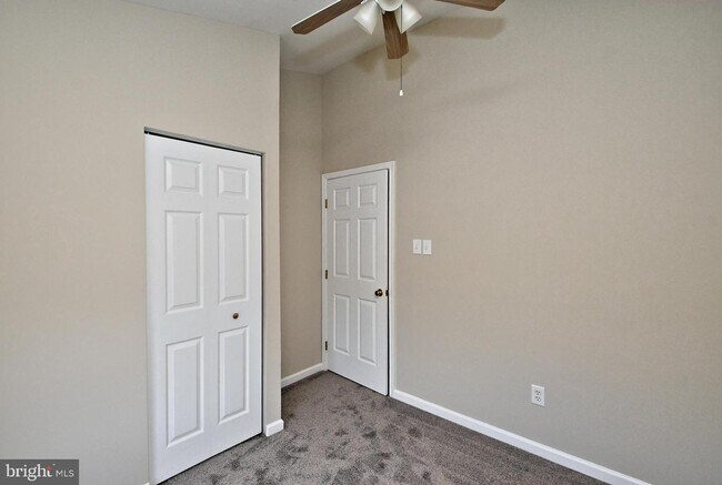 Building Photo - 3435 Westview Dr