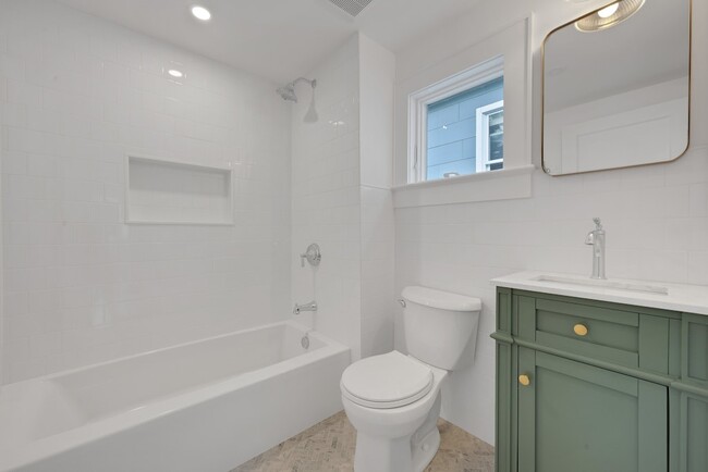 Building Photo - 1 Pleasant St