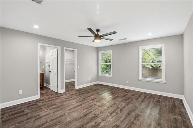 Building Photo - 2866 Belvedere Ln