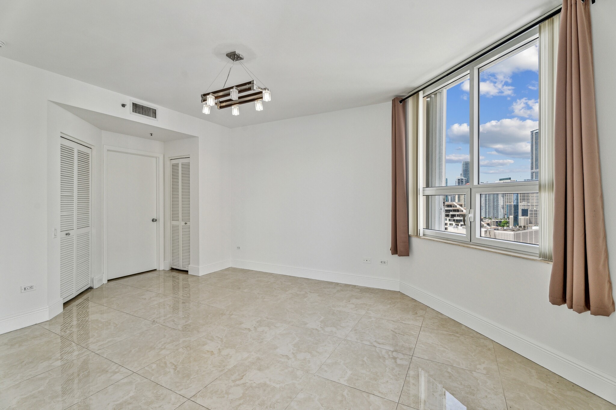 Building Photo - 808 Brickell Key Dr