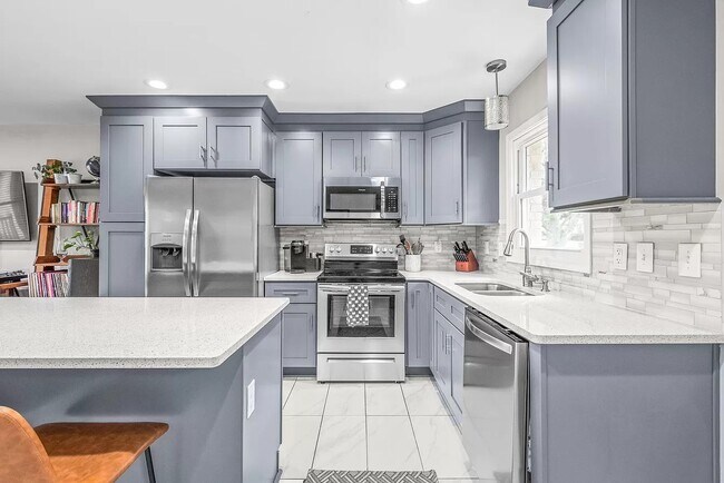 Building Photo - 3932 Slagle Dr