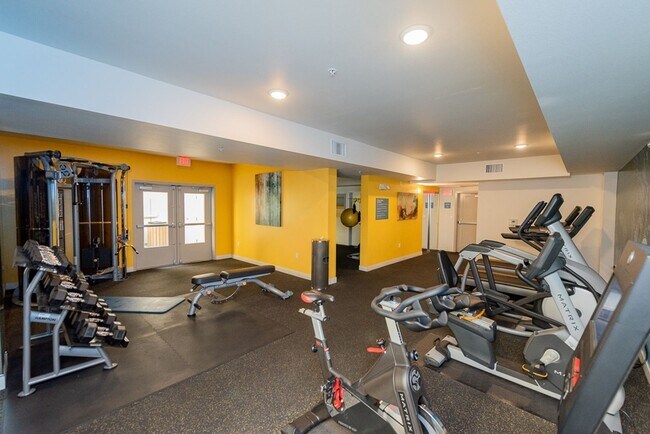 Building Photo - Element 436