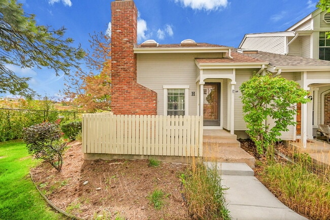 Building Photo - $2,150.00 - 2 Bedrooms, 2 Bathrooms, Townh...