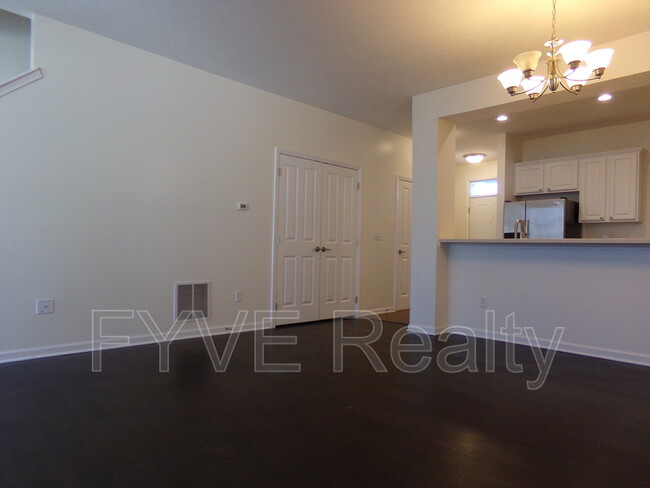 Building Photo - 467 Westgreen Ln