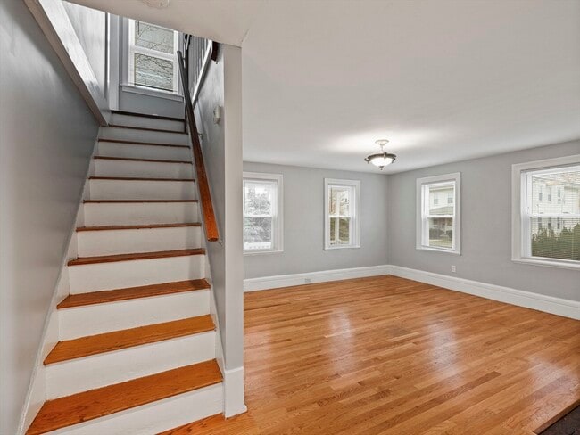 Building Photo - 27 Kilby St