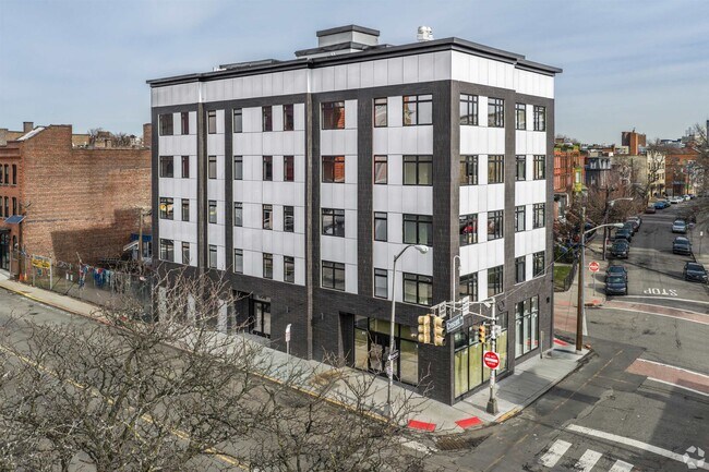 Building Photo - 558 Communipaw Ave