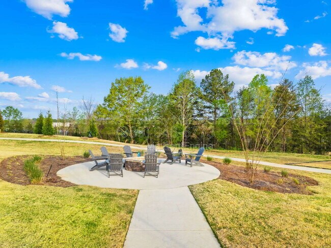 Building Photo - 104 Winterberry St