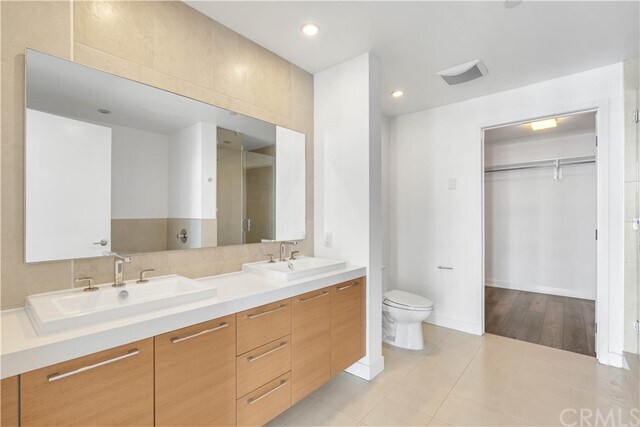 Building Photo - 9 MacArthur Pl