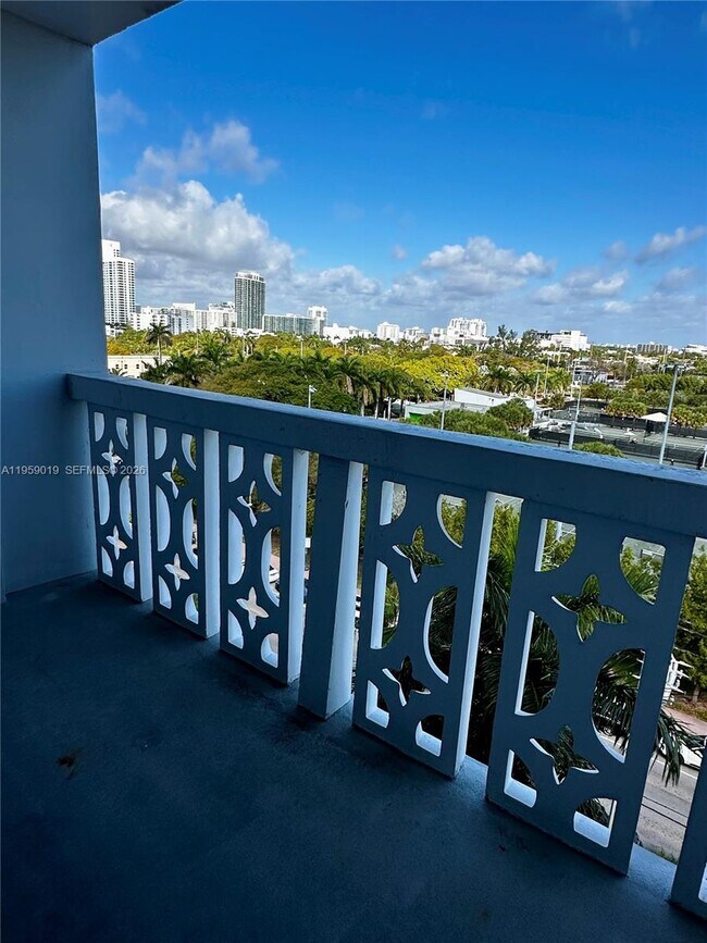 Building Photo - 1020 Meridian Ave