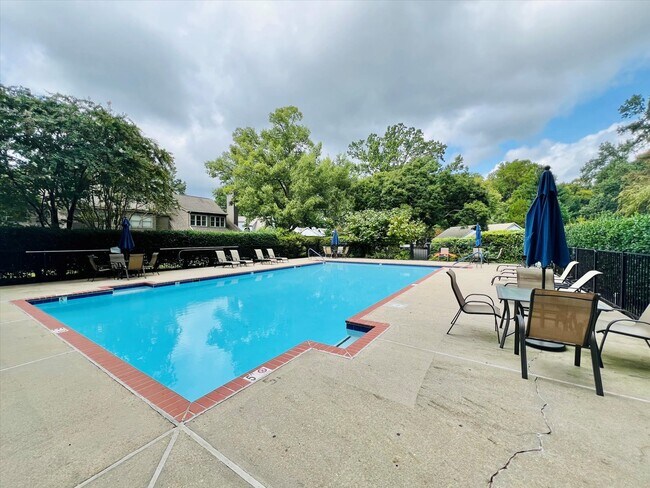 Building Photo - 258 Archer's Mead