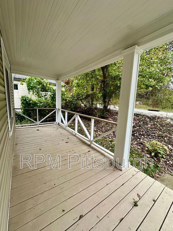 Building Photo - 102 Ivy St