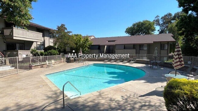 Building Photo - Walnut Creek! Beautiful remodeled 1 bedroom 1 bath location near John Muir Hospital and Heather F...