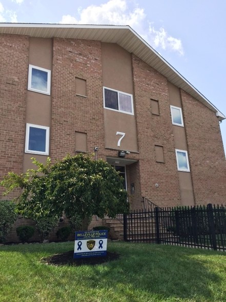 Main Entrance - Rutgers Court Apartments