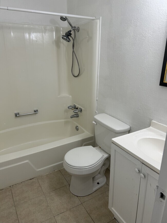 Building Photo - 4816 Rollingwood Ct