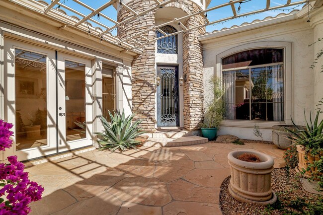 Primary Photo - Stunning 4-bedroom, 3-bathroom home located in the desirable Scottsdale, AZ with a Casita! *RENT ...