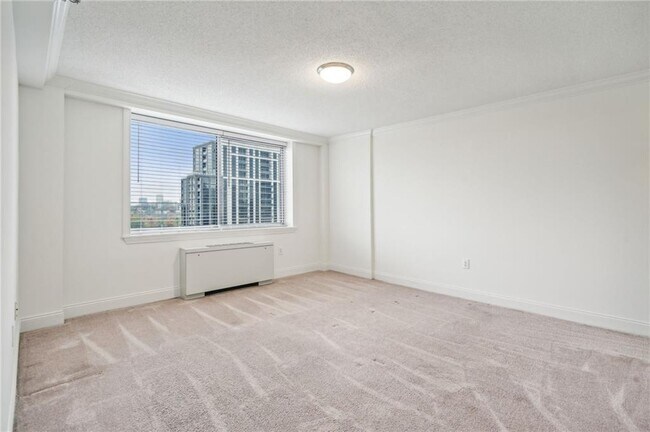 Building Photo - 2479 Peachtree Rd