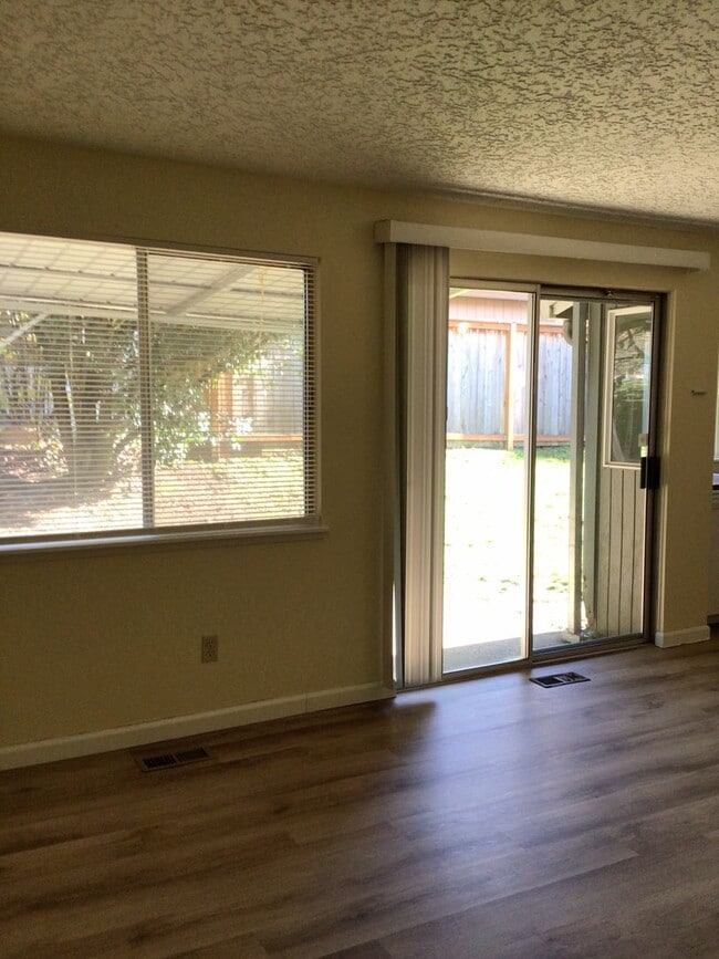 Building Photo - 3BD Ranch Style Home in Cascade Park