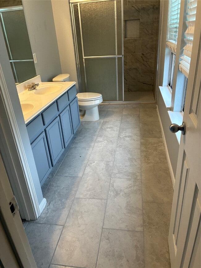 Building Photo - 9126 Kendale Dr