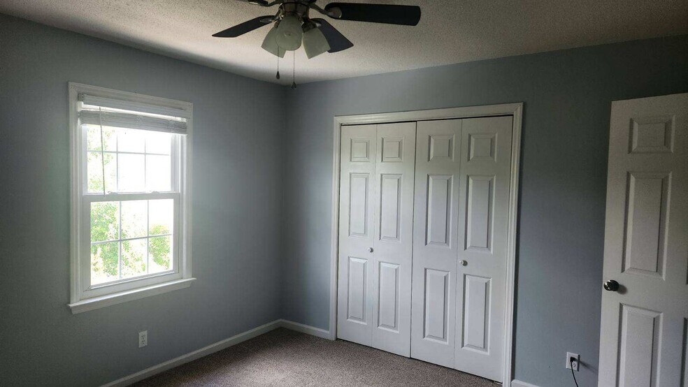 Master Bedroom - 136 Oakmont Dr